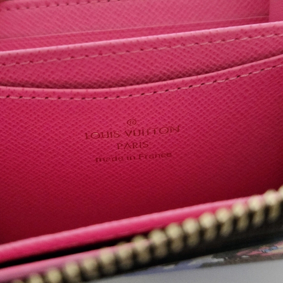 Louis Vuitton Ltd Edition Monogram Holiday Vivienne Hot Air Balloon Zippy Wallet - Picture 9 of 12